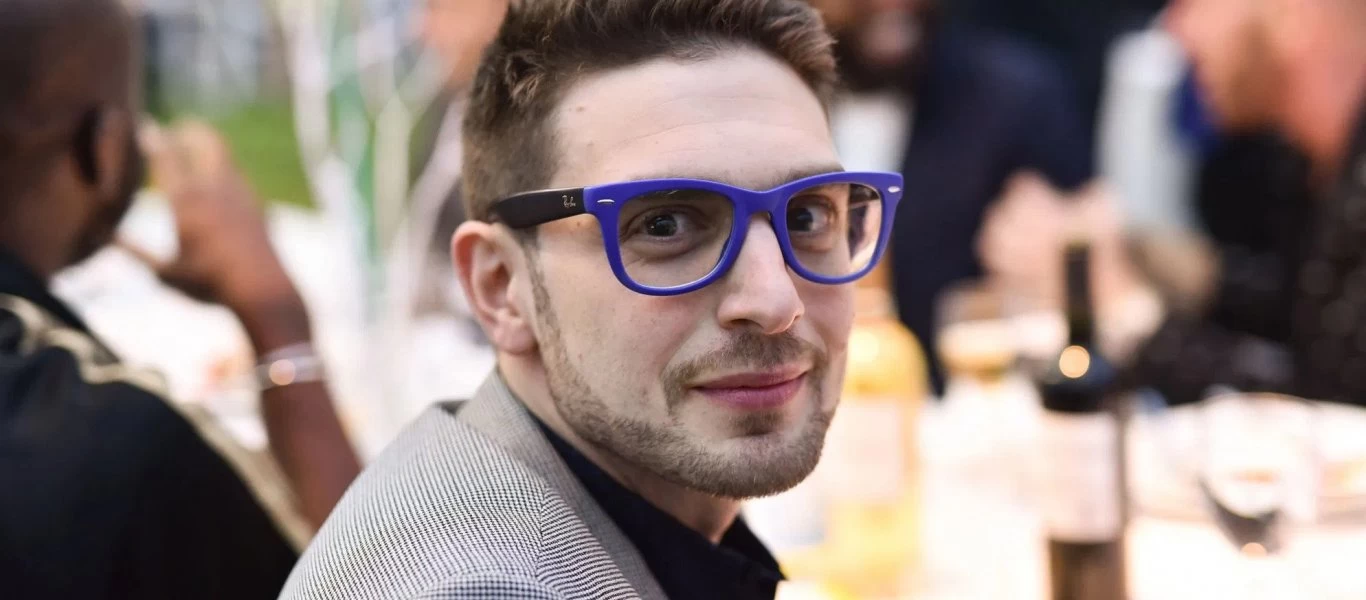 Ο γιος του Σόρος ζητά από την Ελλάδα να γκρεμίσει τον φράχτη στον Έβρο και να ανοίξει τα σύνορά της στους αλλοδαπούς!